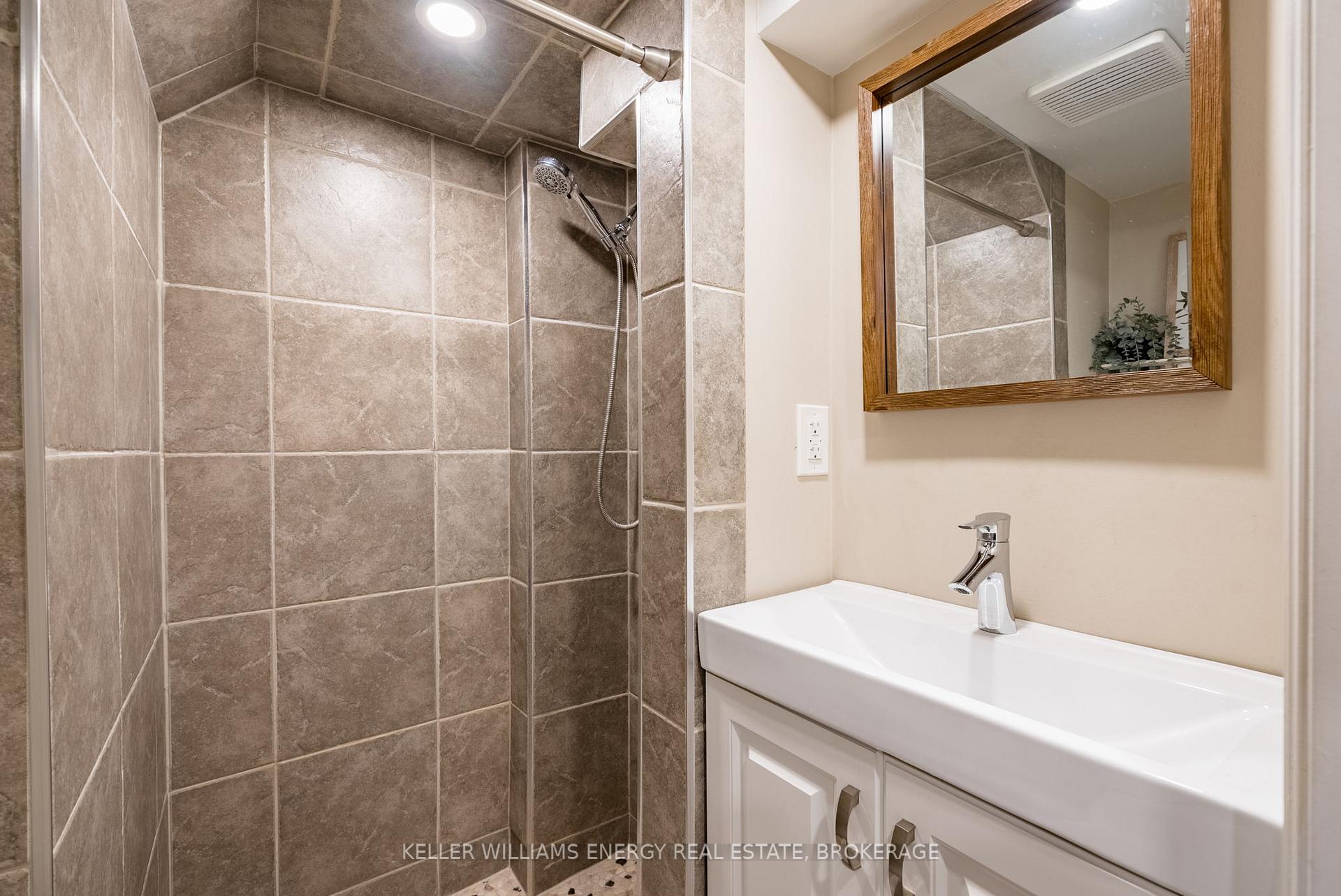 Photo 20 of 92 Oshawa Boulevard S, Oshawa, Central — HOMEH