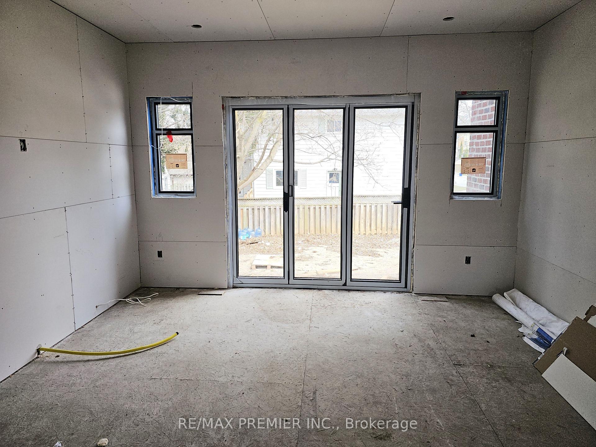 Photo 6 of 77 Clarence Street, Vaughan, West Woodbridge — HOMEH