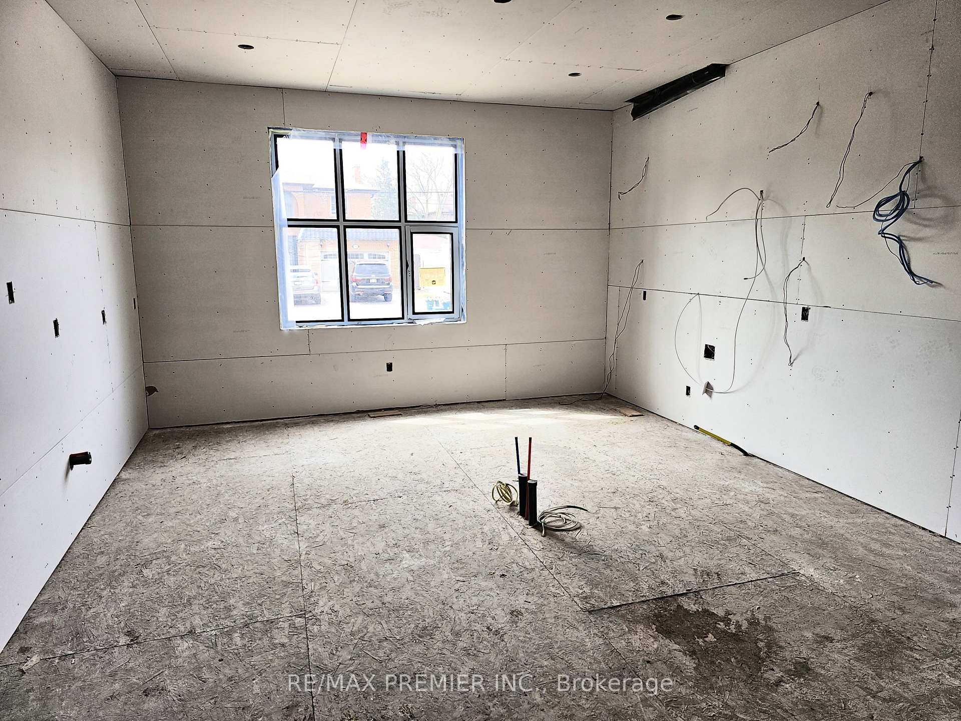Photo 7 of 77 Clarence Street, Vaughan, West Woodbridge — HOMEH