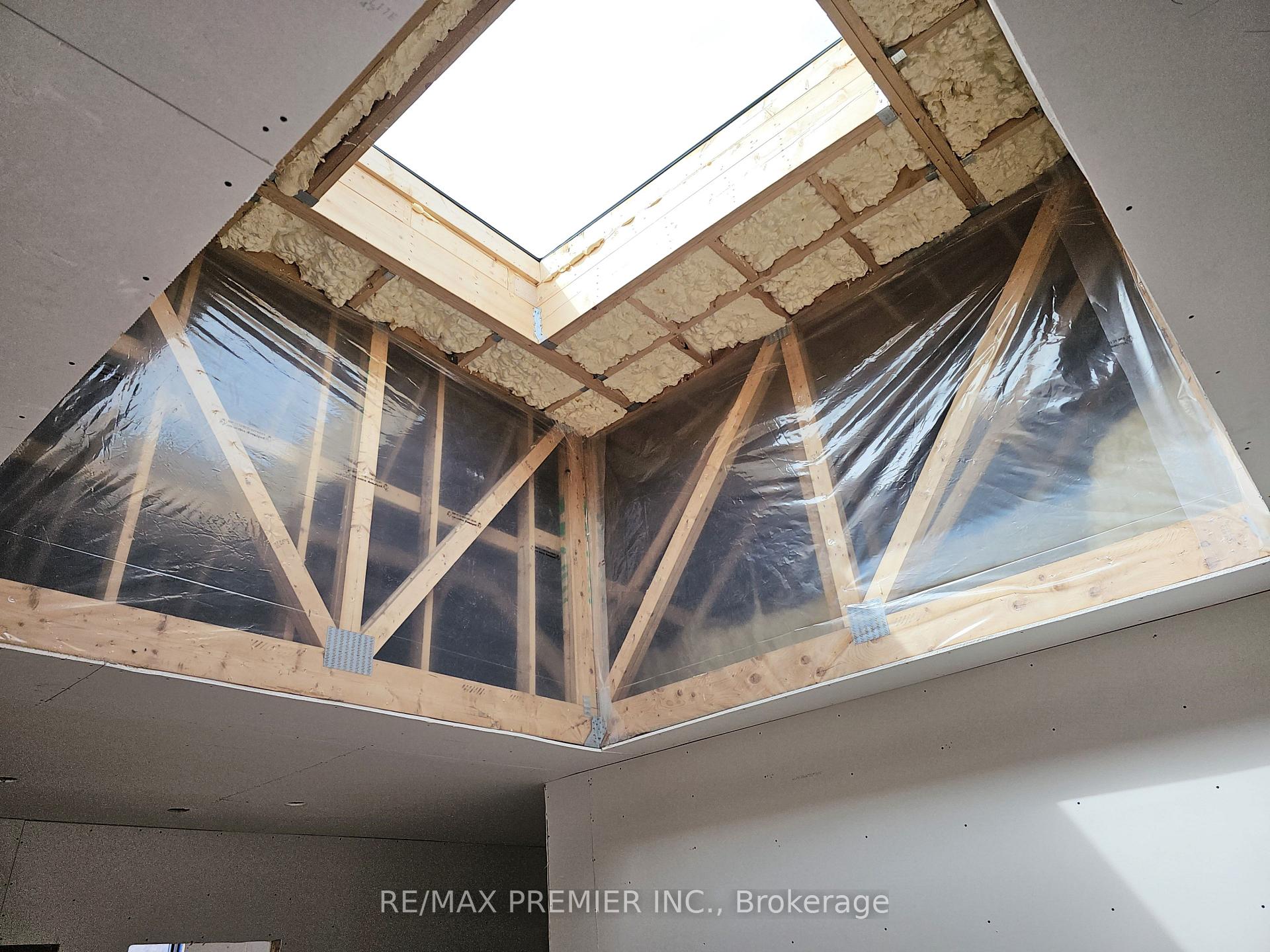 Photo 10 of 77 Clarence Street, Vaughan, West Woodbridge — HOMEH