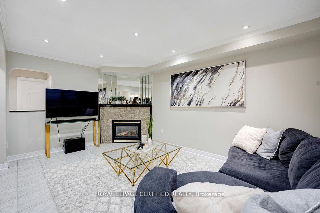 Photo 9 of 111 Letty Avenue, Brampton, Fletcher's West — HOMEH