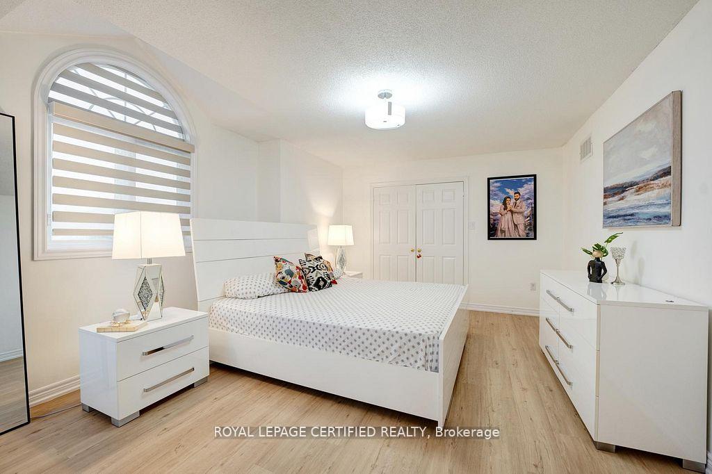 Photo 14 of 111 Letty Avenue, Brampton, Fletcher's West — HOMEH