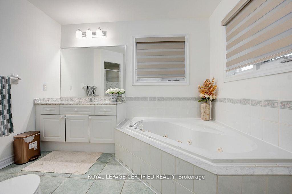 Photo 18 of 111 Letty Avenue, Brampton, Fletcher's West — HOMEH