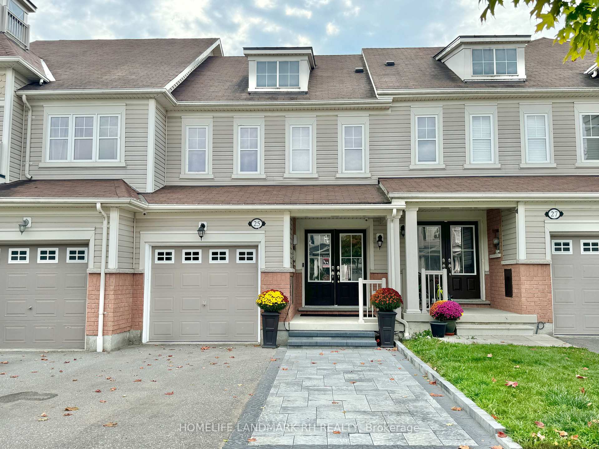 Photo 2 of 25 Harbourside Drive, Whitby, Port Whitby — HOMEH