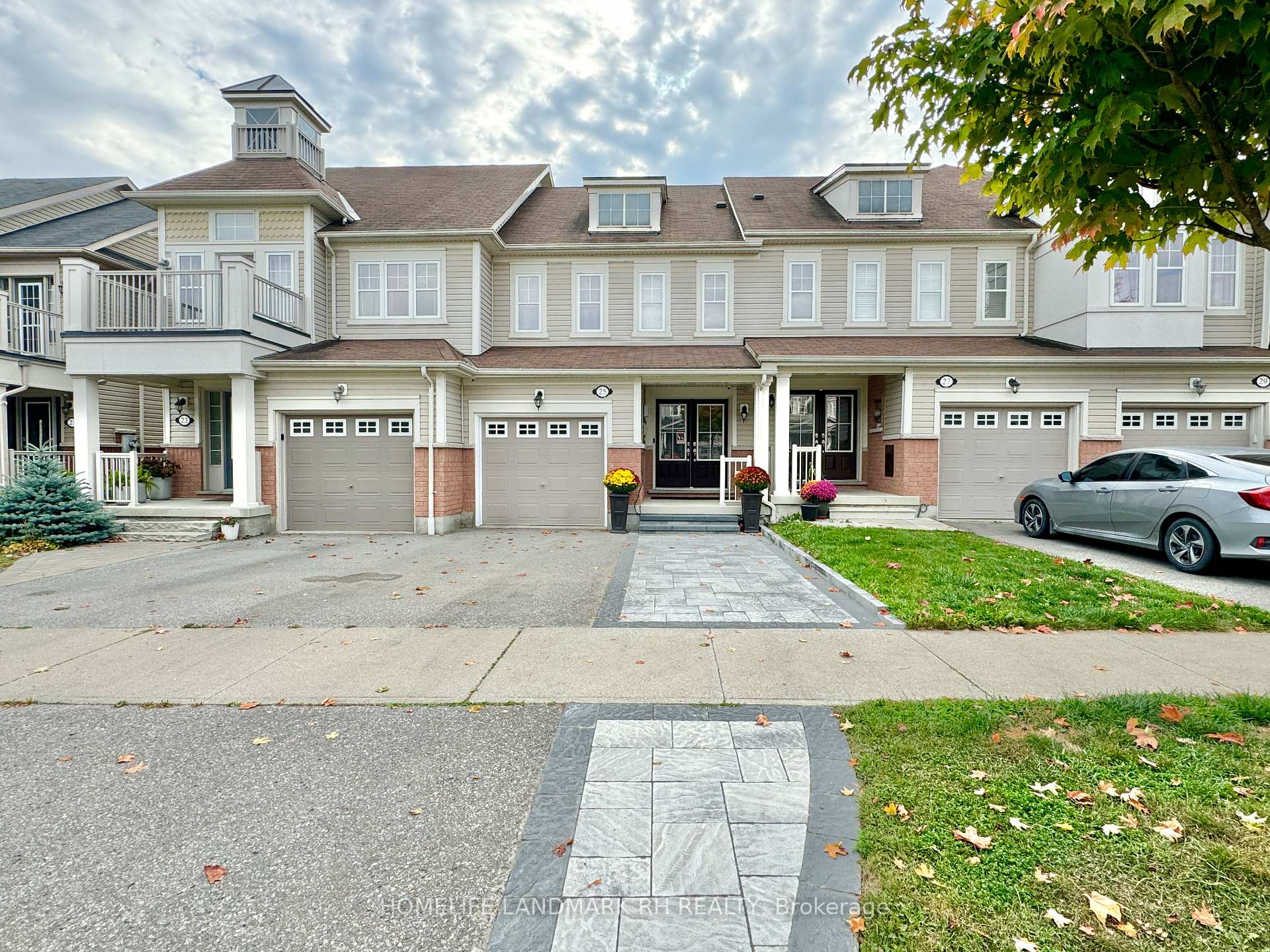 Photo 4 of 25 Harbourside Drive, Whitby, Port Whitby — HOMEH
