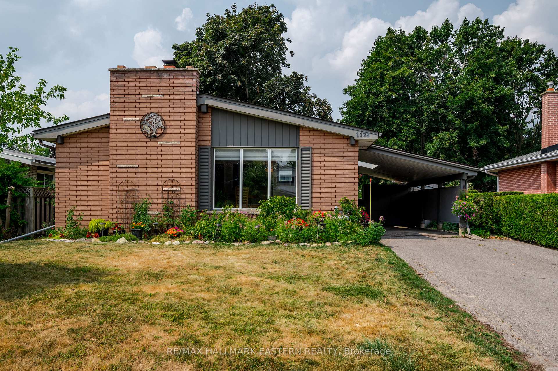 Photo 2 of 1128 Algonquin Boulevard, Peterborough, Northcrest Ward 5 — HOMEH