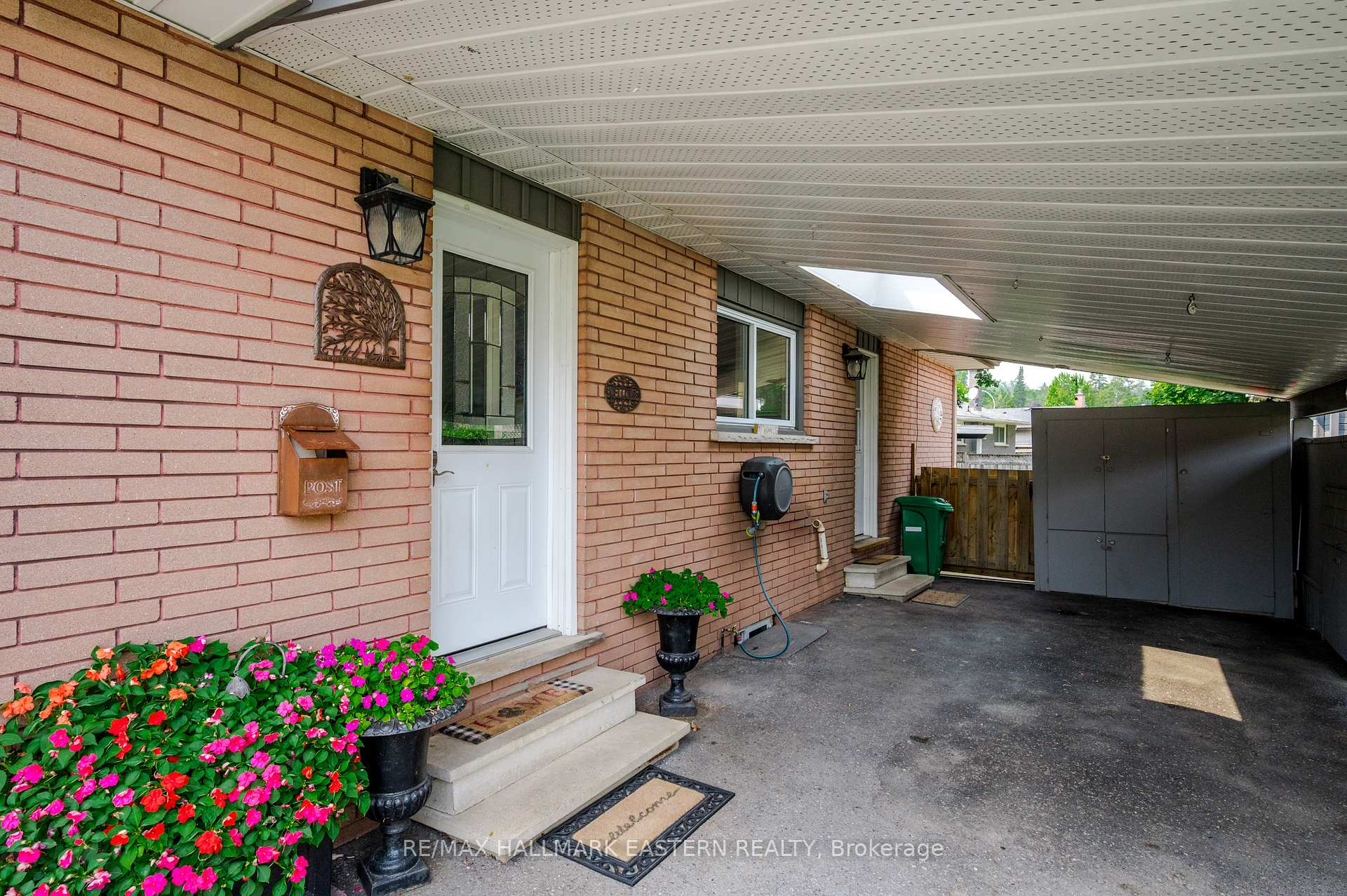 Photo 3 of 1128 Algonquin Boulevard, Peterborough, Northcrest Ward 5 — HOMEH