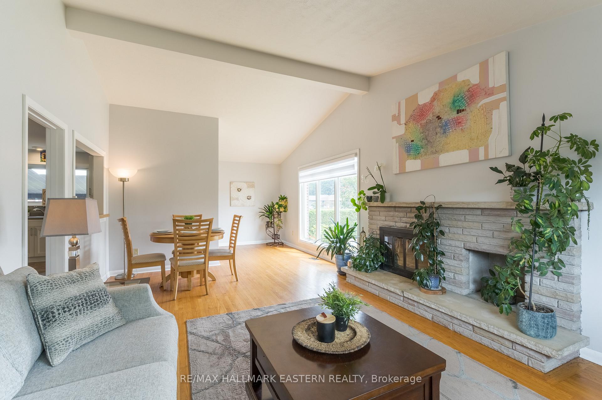 Photo 4 of 1128 Algonquin Boulevard, Peterborough, Northcrest Ward 5 — HOMEH