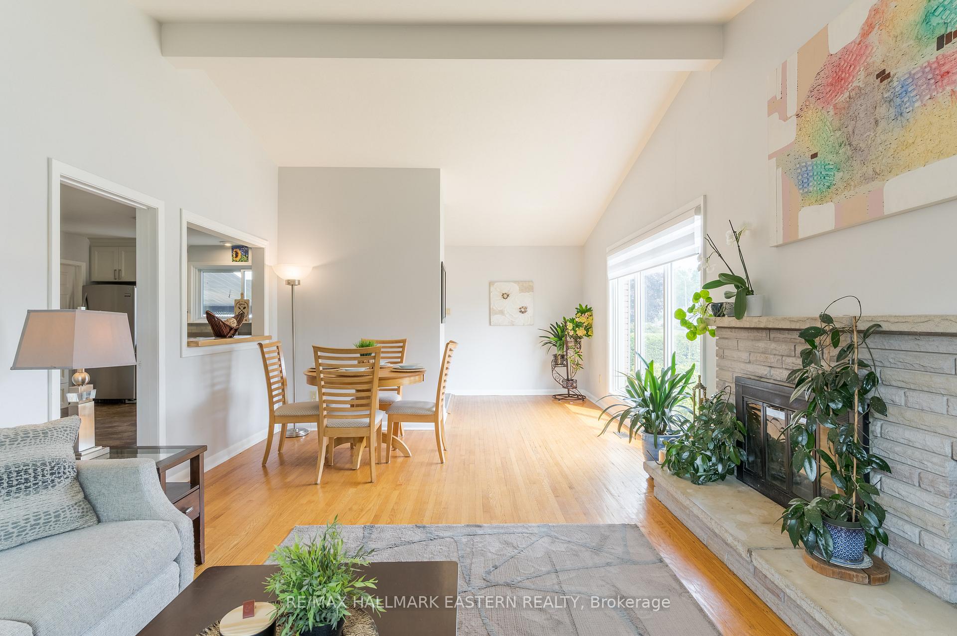 Photo 5 of 1128 Algonquin Boulevard, Peterborough, Northcrest Ward 5 — HOMEH