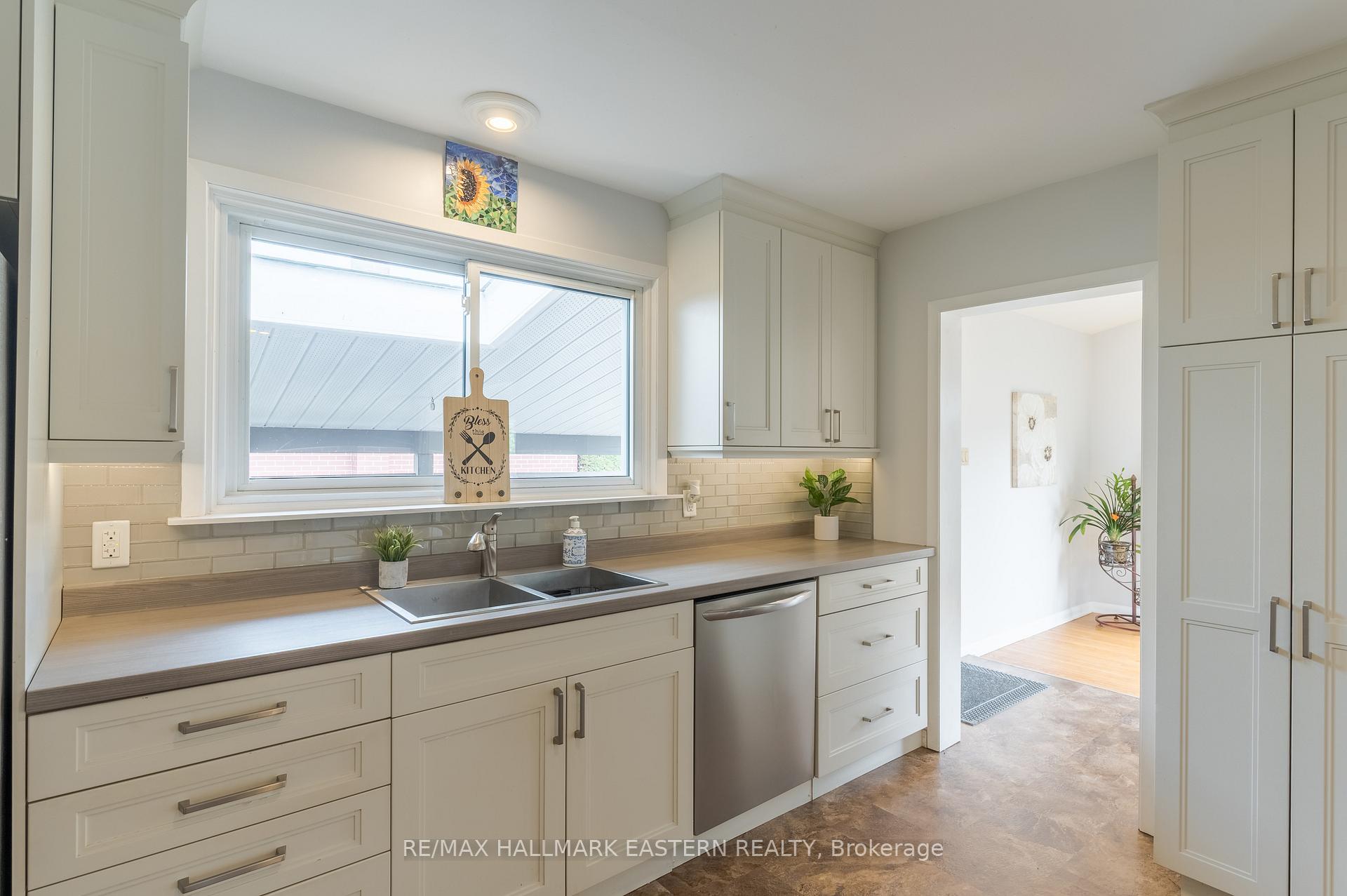 Photo 15 of 1128 Algonquin Boulevard, Peterborough, Northcrest Ward 5 — HOMEH