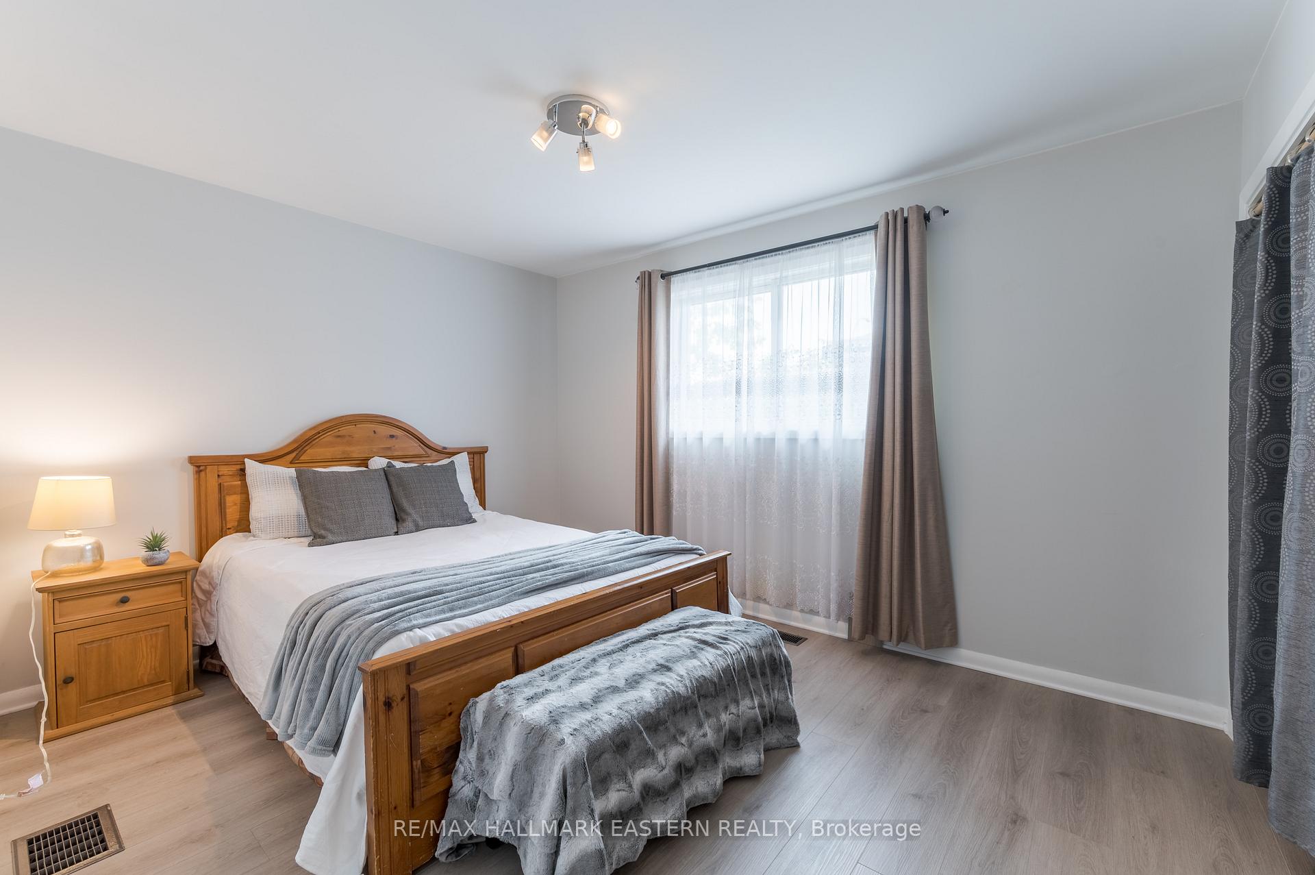 Photo 23 of 1128 Algonquin Boulevard, Peterborough, Northcrest Ward 5 — HOMEH