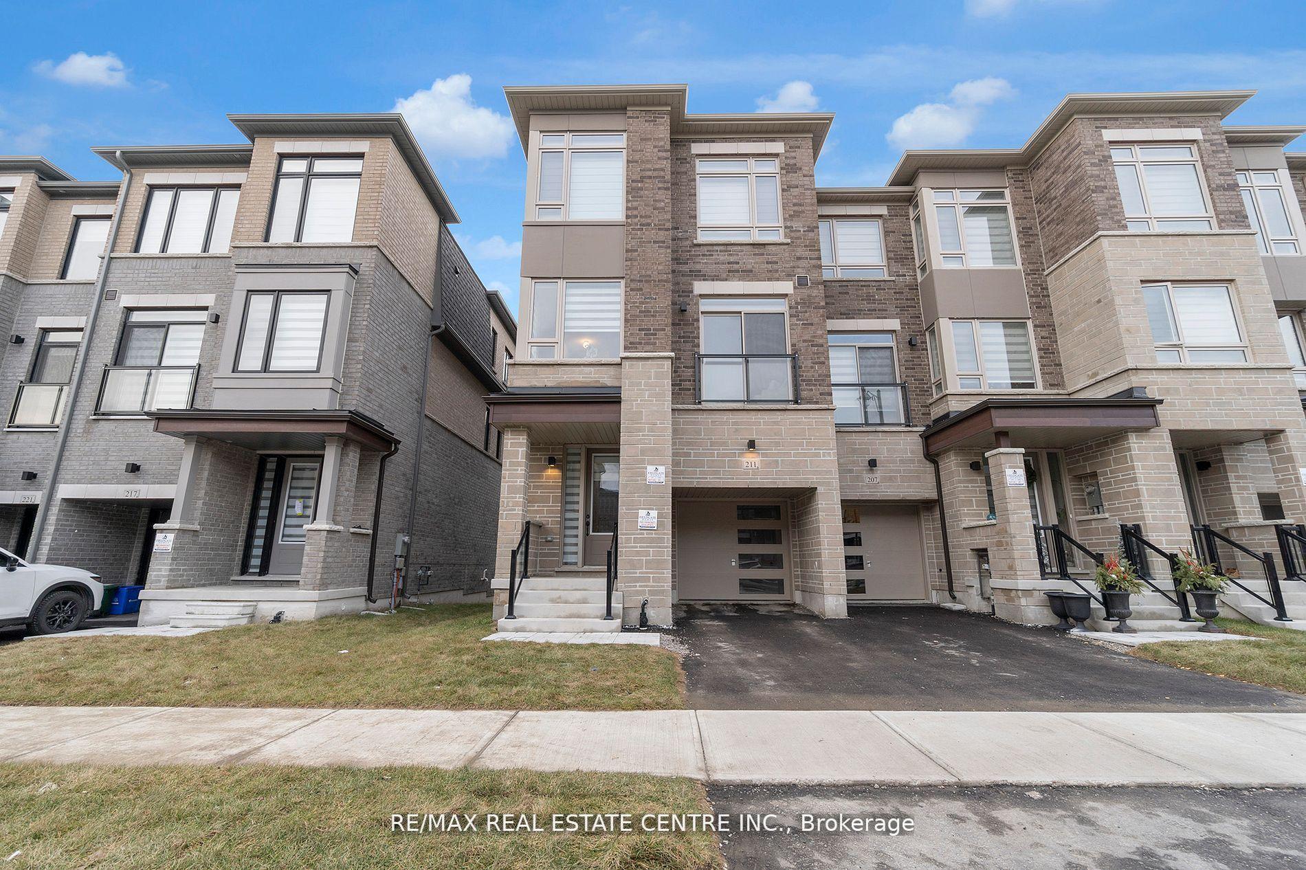 Front of 211 Tennant Circle