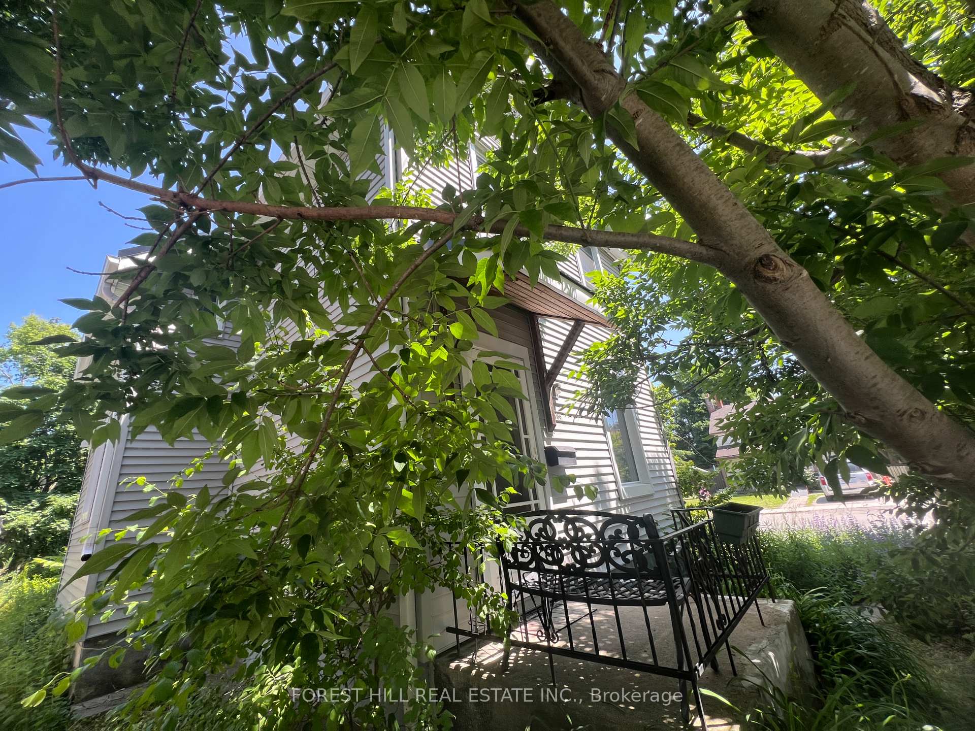 Photo 2 of 466 Cambridge Street, Peterborough, Town Ward 3 — HOMEH