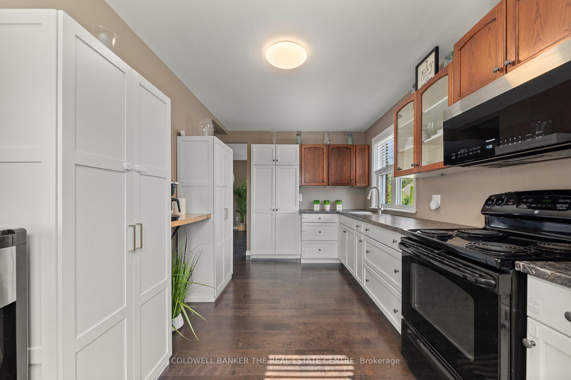Photo 10 of 619 Park Street S, Peterborough, Otonabee Ward 1 — HOMEH