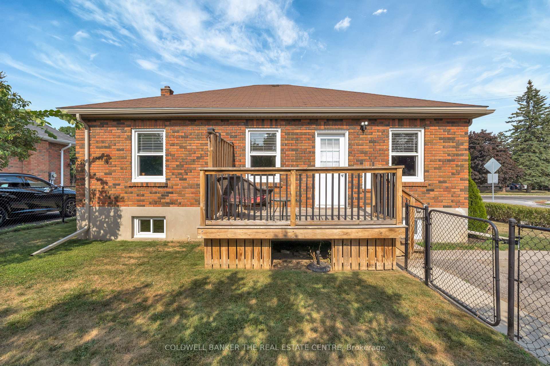 Photo 32 of 619 Park Street S, Peterborough, Otonabee Ward 1 — HOMEH