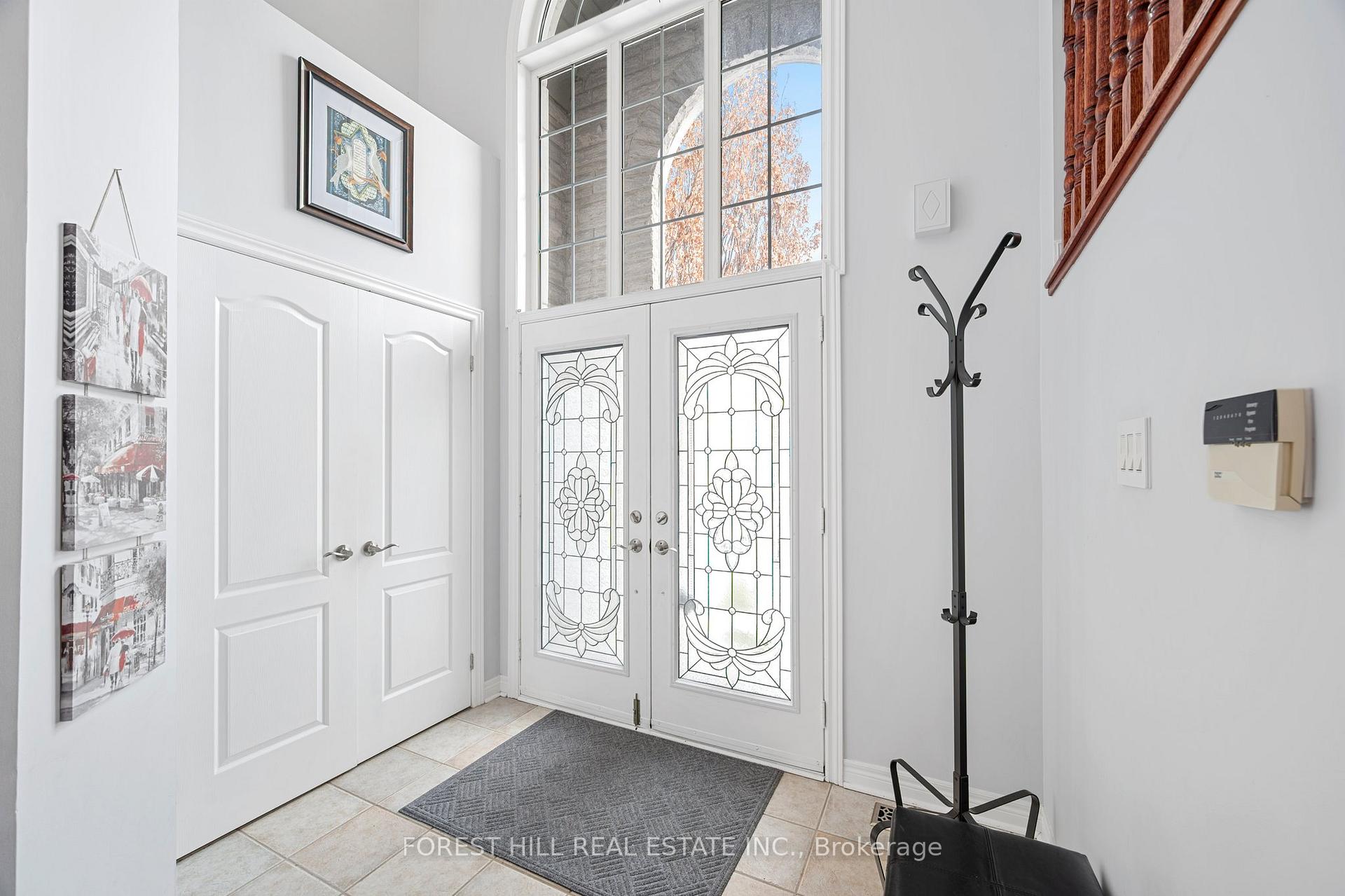 Photo 2 of 34 Regal Pine Court, Vaughan, Maple — HOMEH