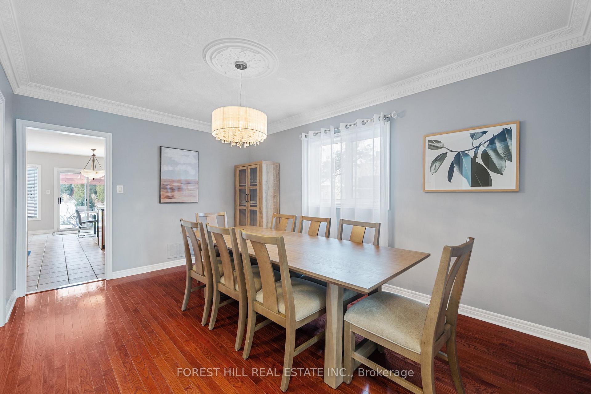 Photo 5 of 34 Regal Pine Court, Vaughan, Maple — HOMEH