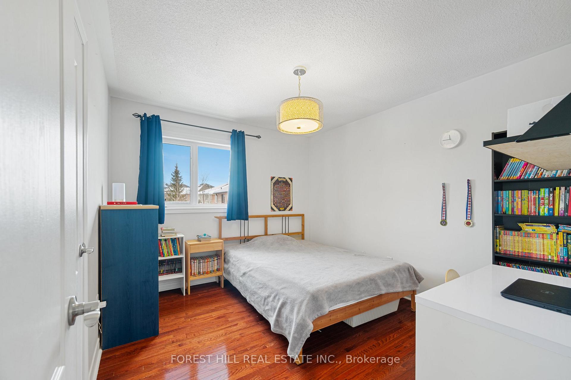 Photo 23 of 34 Regal Pine Court, Vaughan, Maple — HOMEH