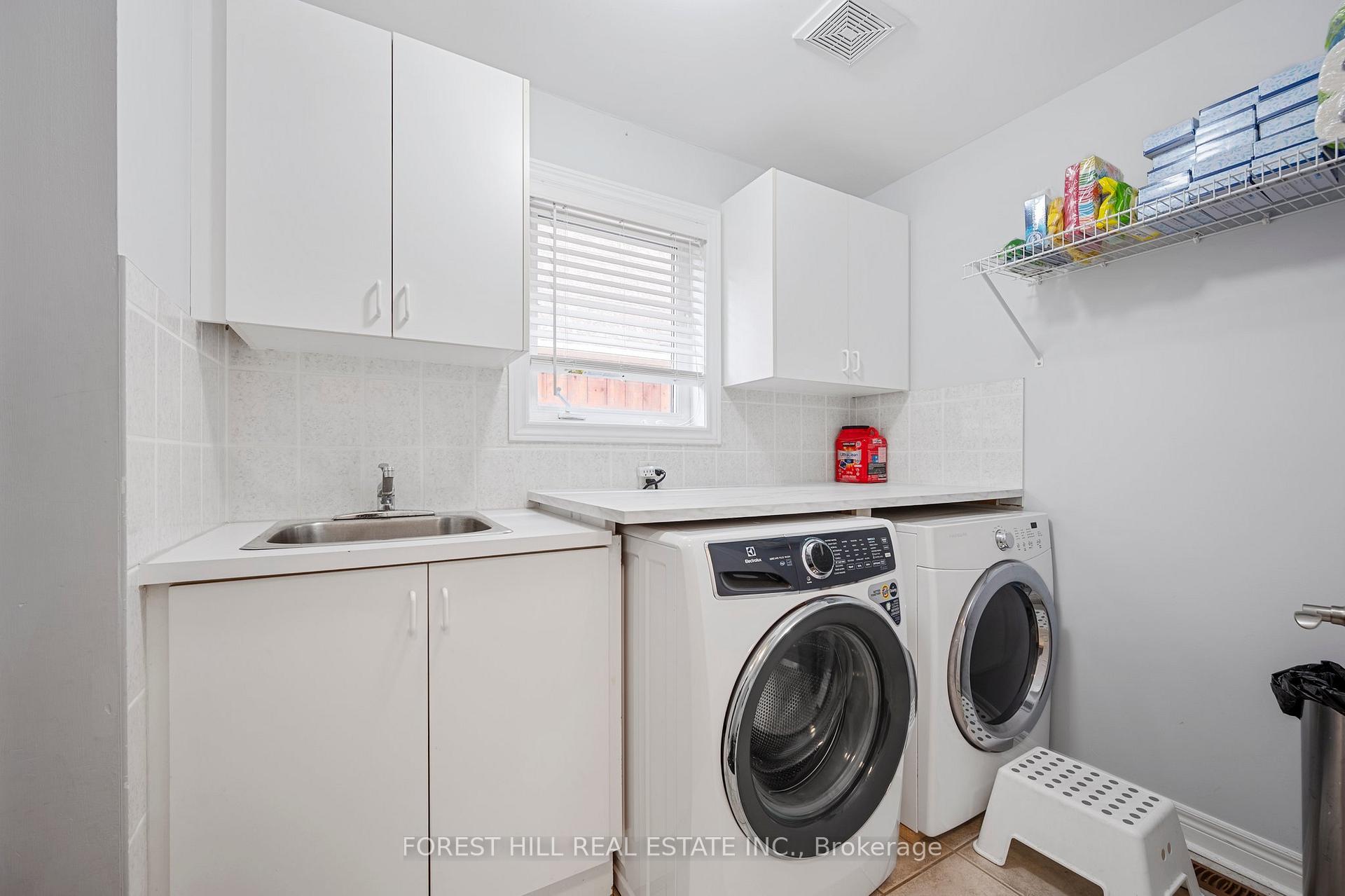 Photo 33 of 34 Regal Pine Court, Vaughan, Maple — HOMEH
