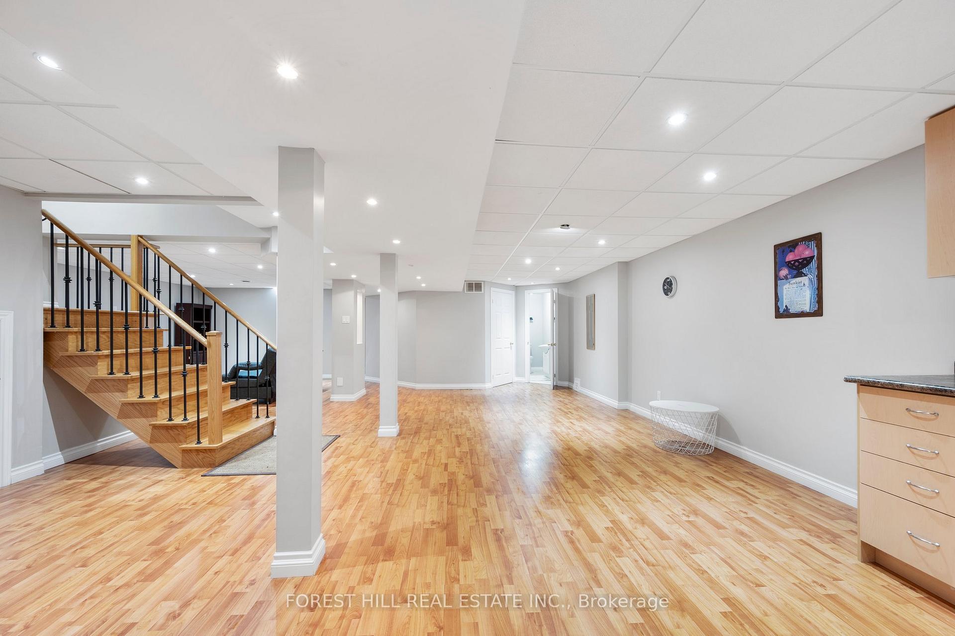 Photo 35 of 34 Regal Pine Court, Vaughan, Maple — HOMEH