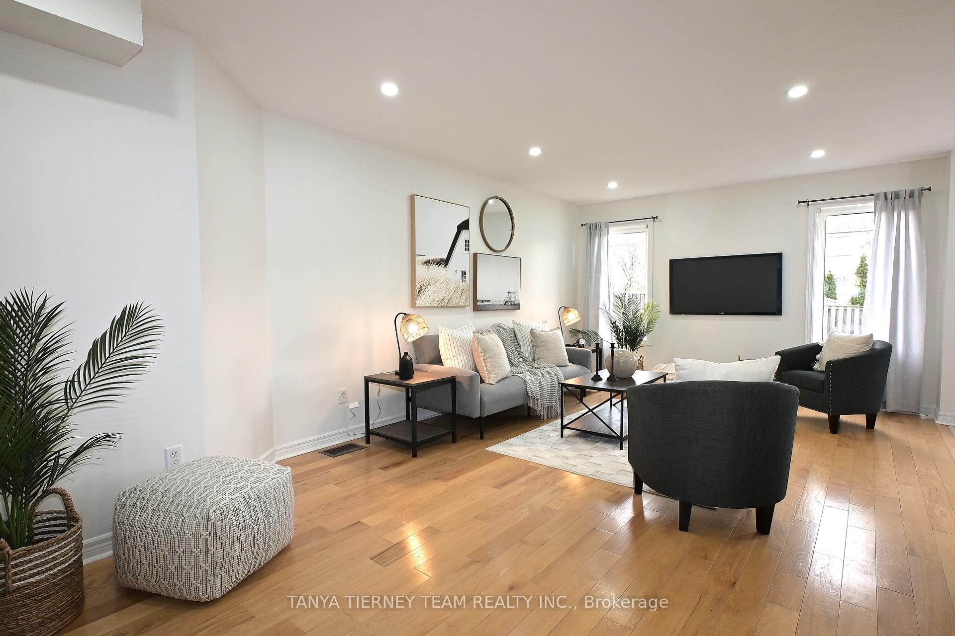 Photo 4 of 45 Joshua Boulevard, Whitby, Brooklin — HOMEH