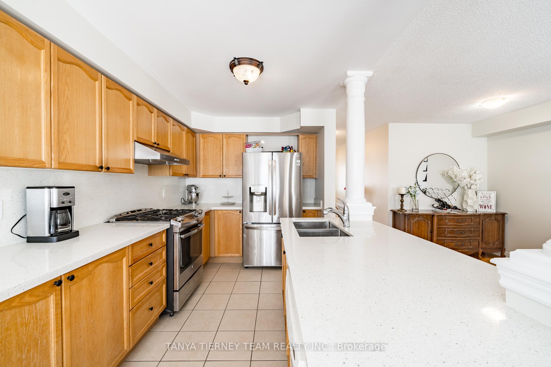 Photo 7 of 45 Joshua Boulevard, Whitby, Brooklin — HOMEH