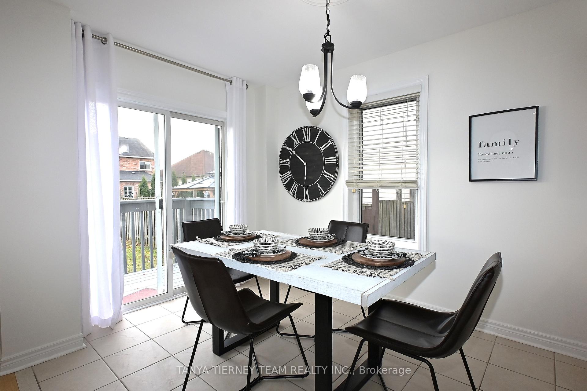 Photo 10 of 45 Joshua Boulevard, Whitby, Brooklin — HOMEH