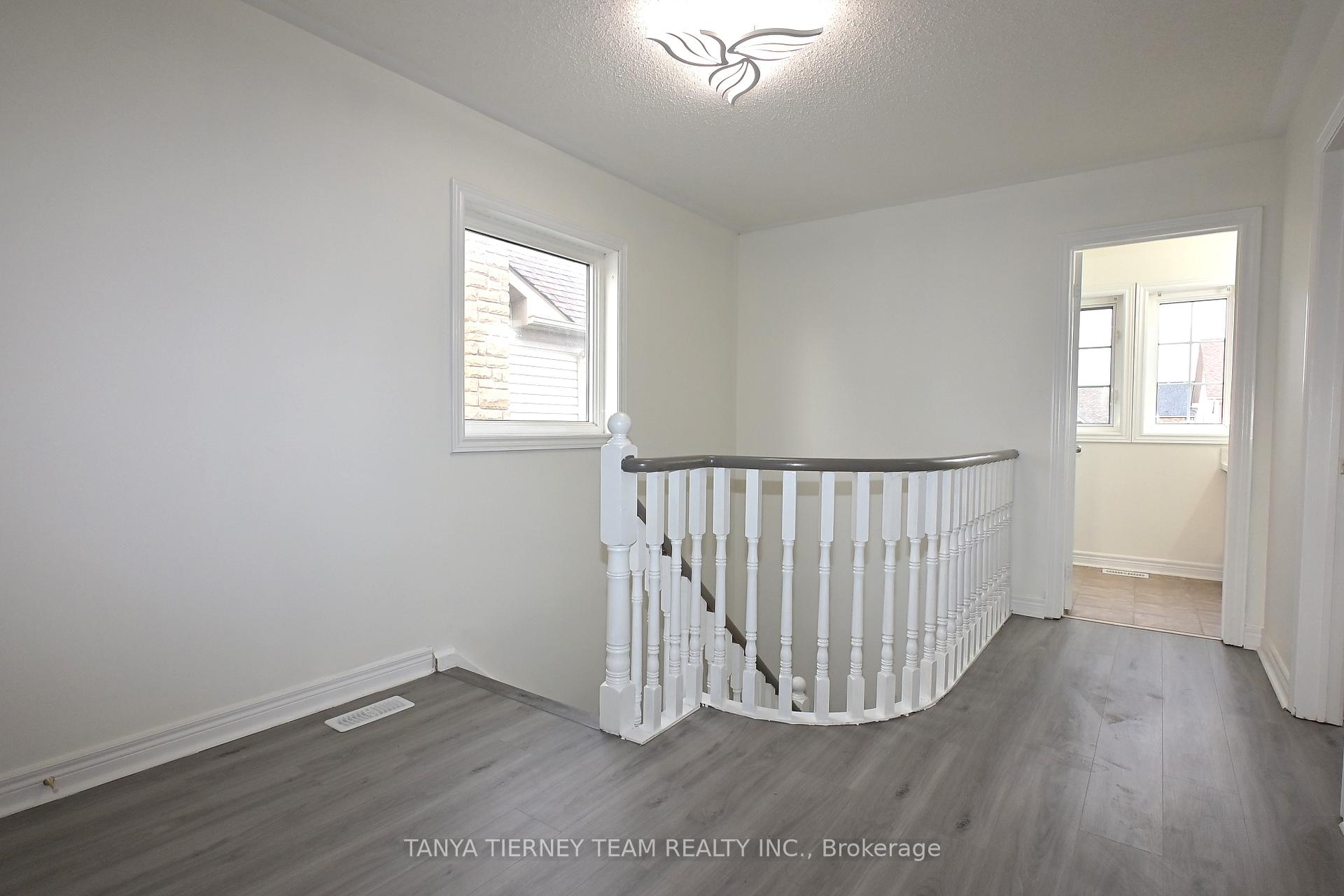 Photo 12 of 45 Joshua Boulevard, Whitby, Brooklin — HOMEH
