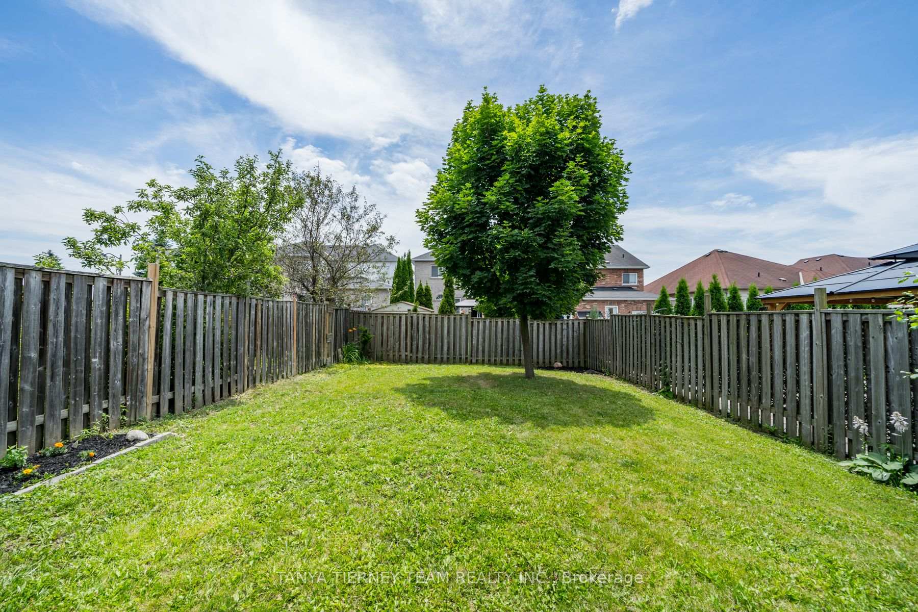 Photo 22 of 45 Joshua Boulevard, Whitby, Brooklin — HOMEH