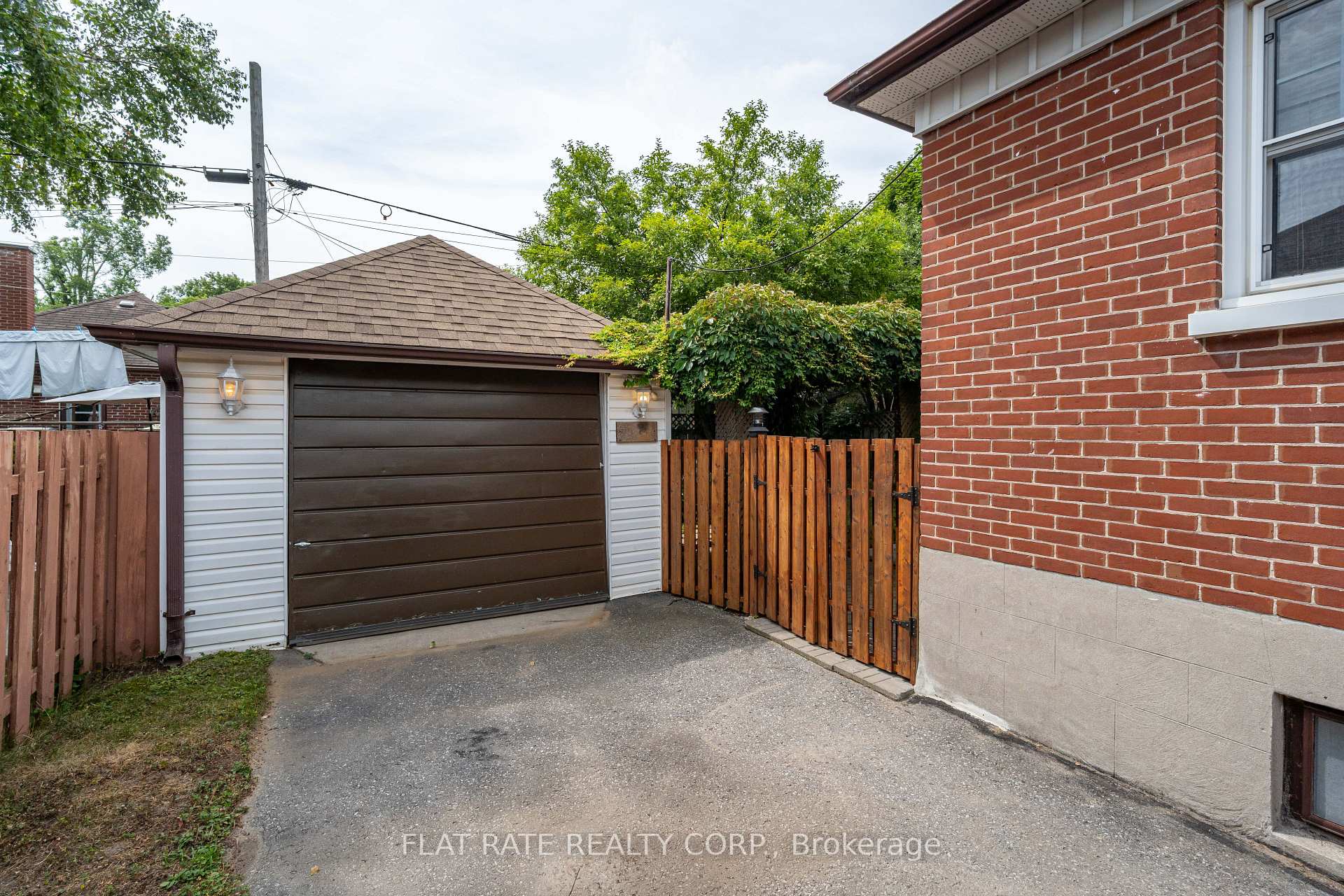 Photo 22 of 557 Douglas Avenue, Peterborough, Town Ward 3 — HOMEH