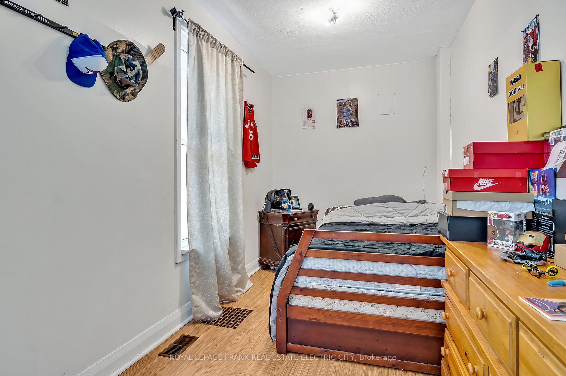 Photo 12 of 526 Rogers Street, Peterborough, Ashburnham Ward 4 — HOMEH