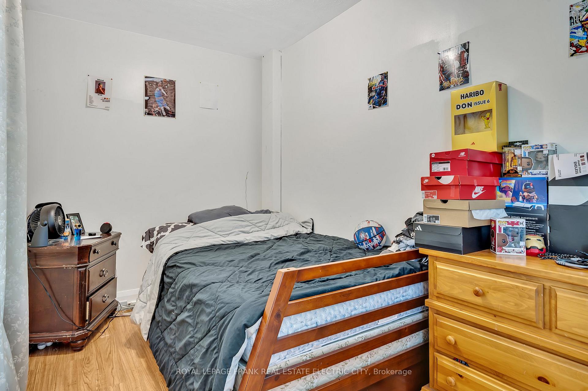 Photo 13 of 526 Rogers Street, Peterborough, Ashburnham Ward 4 — HOMEH