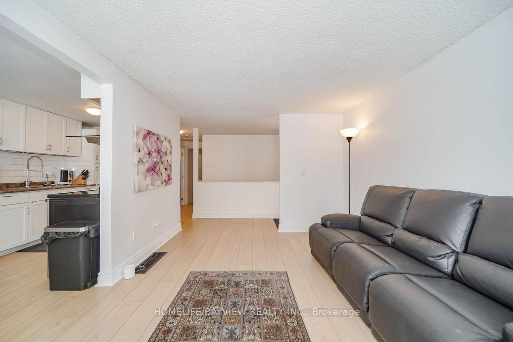 Photo 11 of 718 Grandview Drive, Oshawa, Donevan — HOMEH