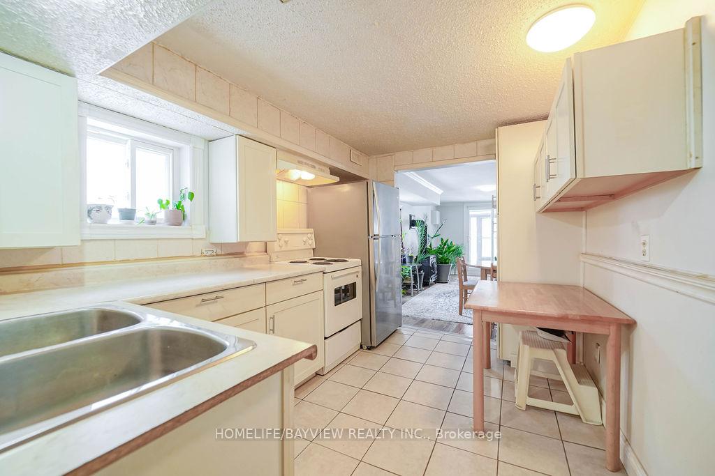 Photo 32 of 718 Grandview Drive, Oshawa, Donevan — HOMEH