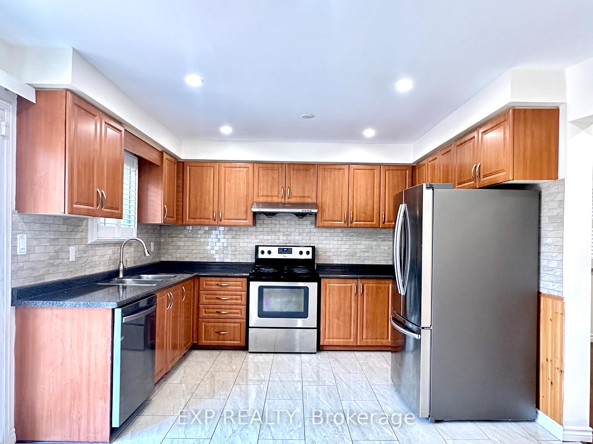 Photo 9 of 16 Sullivan Drive, Ajax, Central — HOMEH