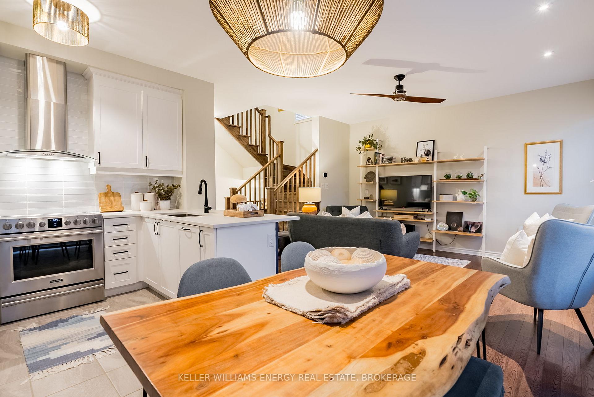 Photo 9 of 34 Littlebeck Crescent, Whitby, Rural Whitby — HOMEH