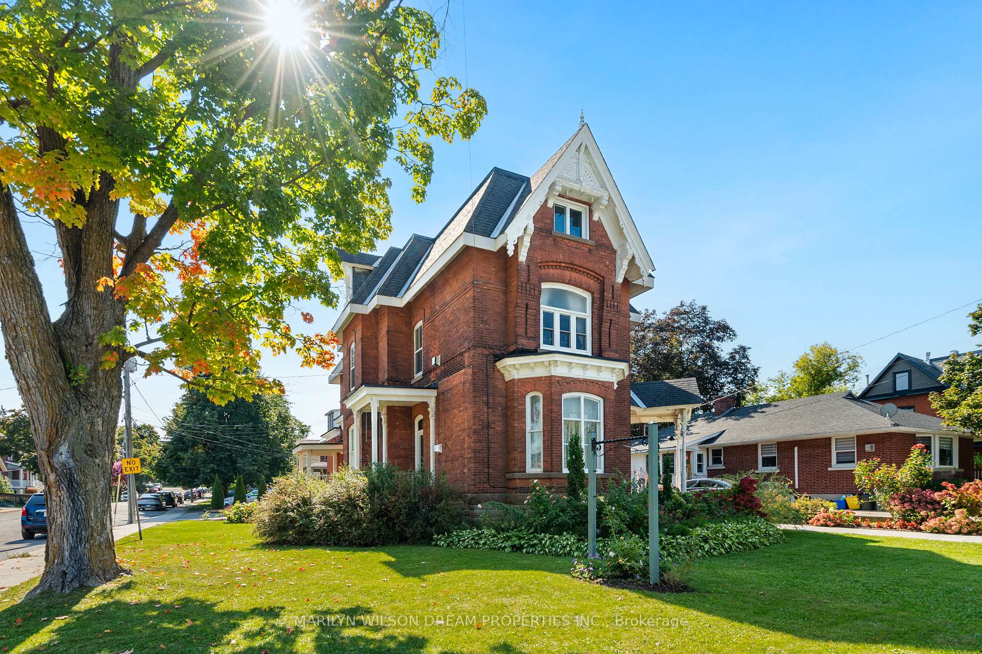 Photo 10 of 24 Lake Avenue W, Carleton Place — HOMEH