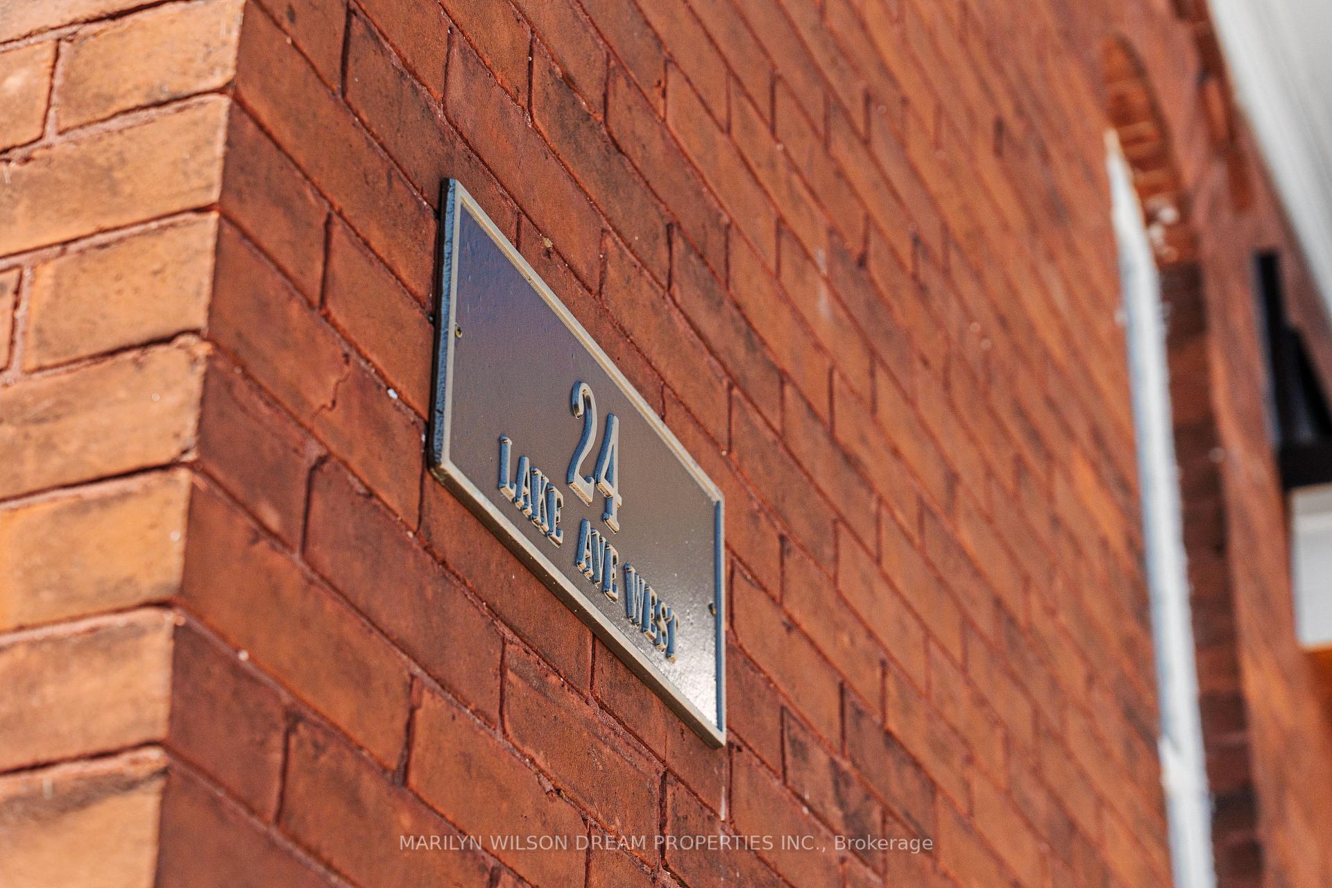 Photo 2 of 24 Lake Avenue W, Carleton Place — HOMEH