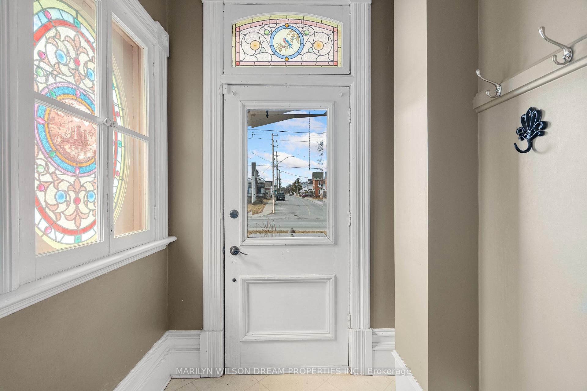 Photo 3 of 24 Lake Avenue W, Carleton Place — HOMEH