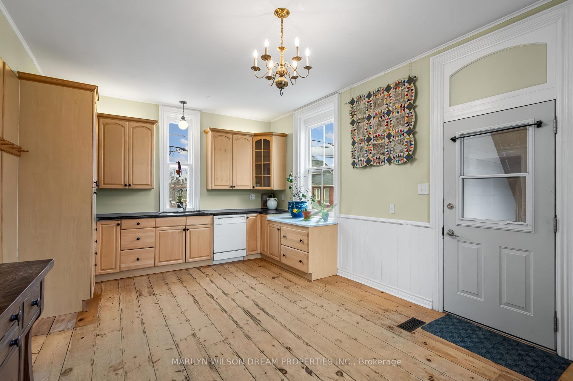 Photo 14 of 24 Lake Avenue W, Carleton Place — HOMEH