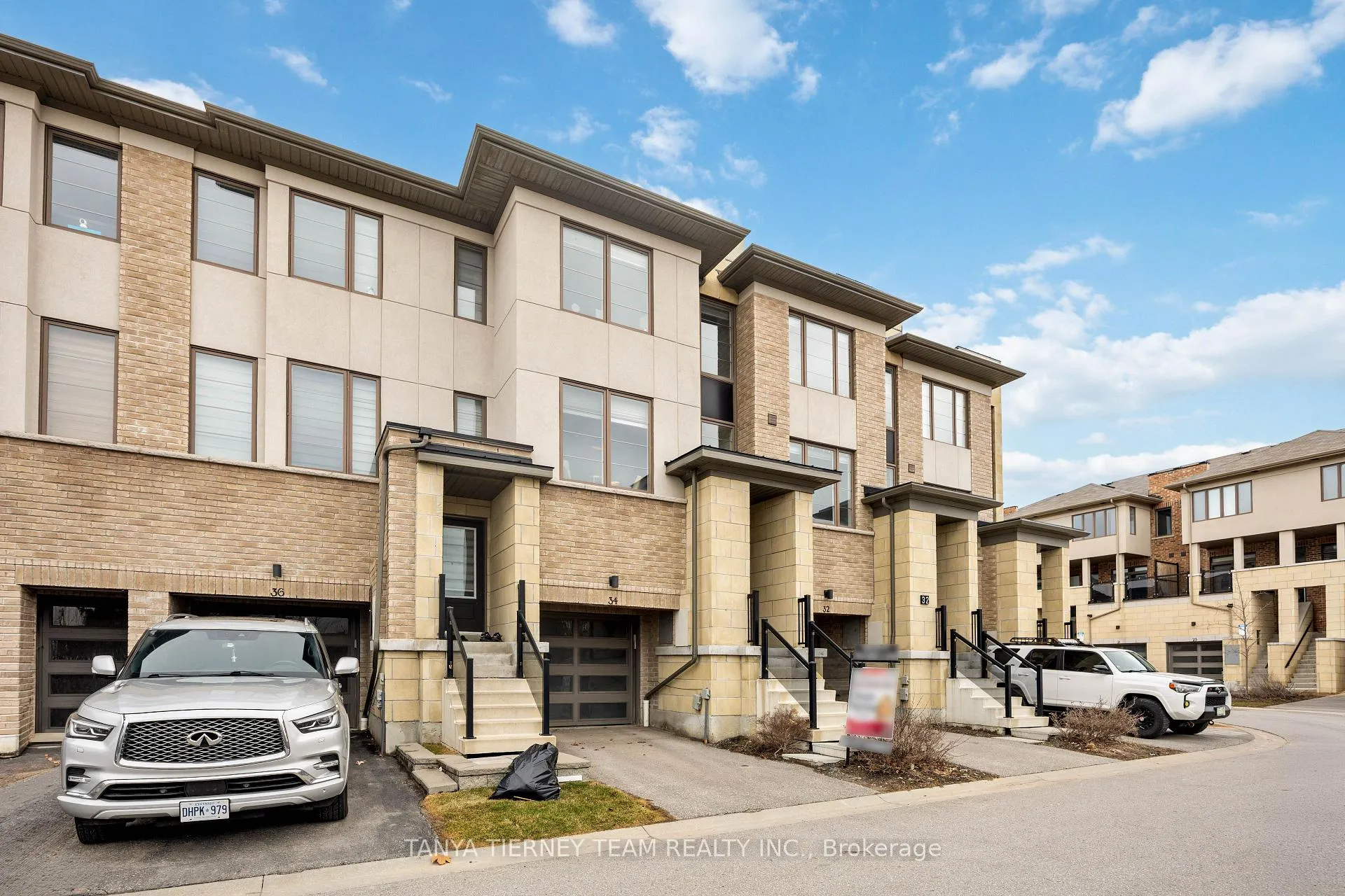 Photo 3 of 34 Shawfield Way, Whitby, Pringle Creek — HOMEH