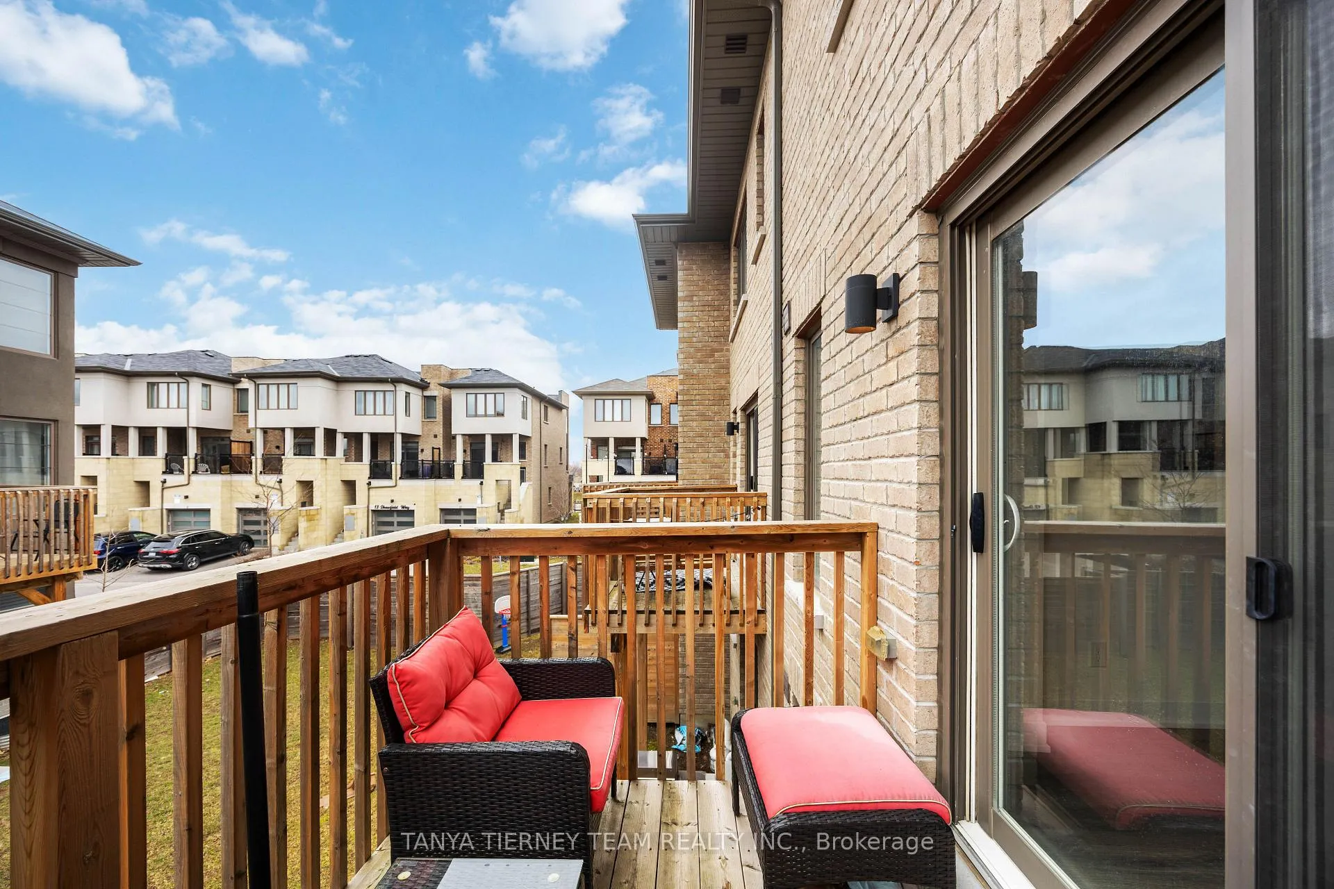 Photo 23 of 34 Shawfield Way, Whitby, Pringle Creek — HOMEH