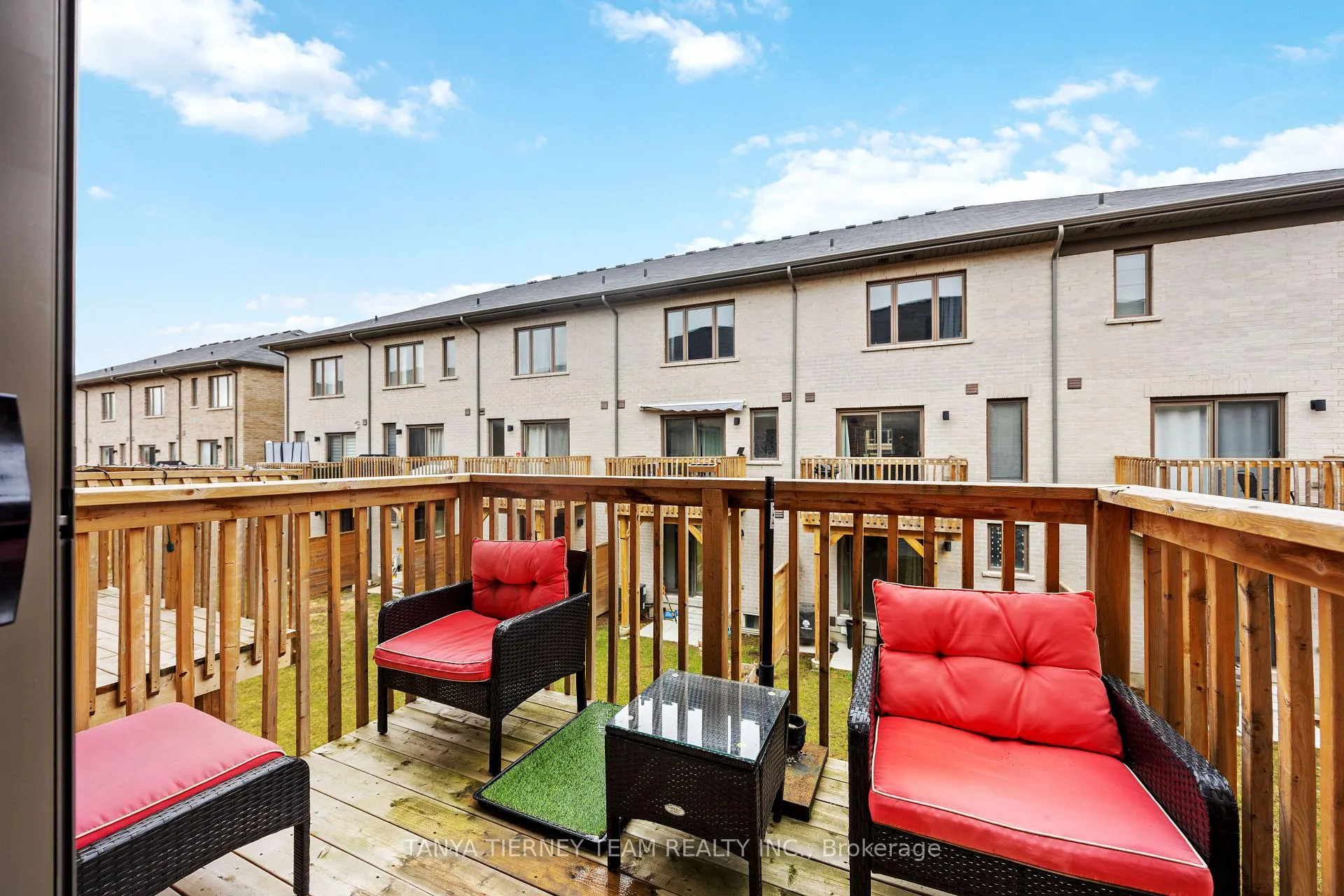 Photo 24 of 34 Shawfield Way, Whitby, Pringle Creek — HOMEH