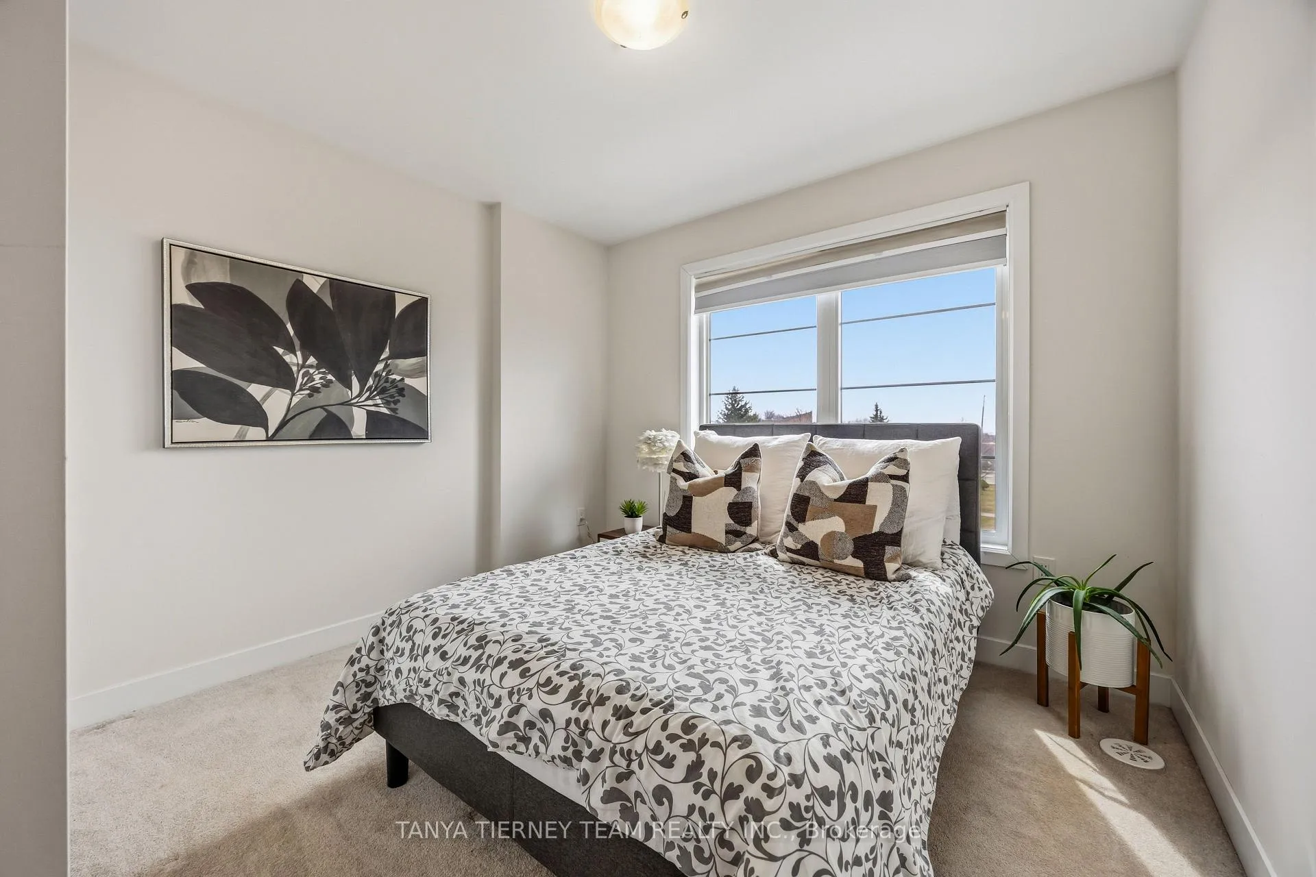 Photo 32 of 34 Shawfield Way, Whitby, Pringle Creek — HOMEH