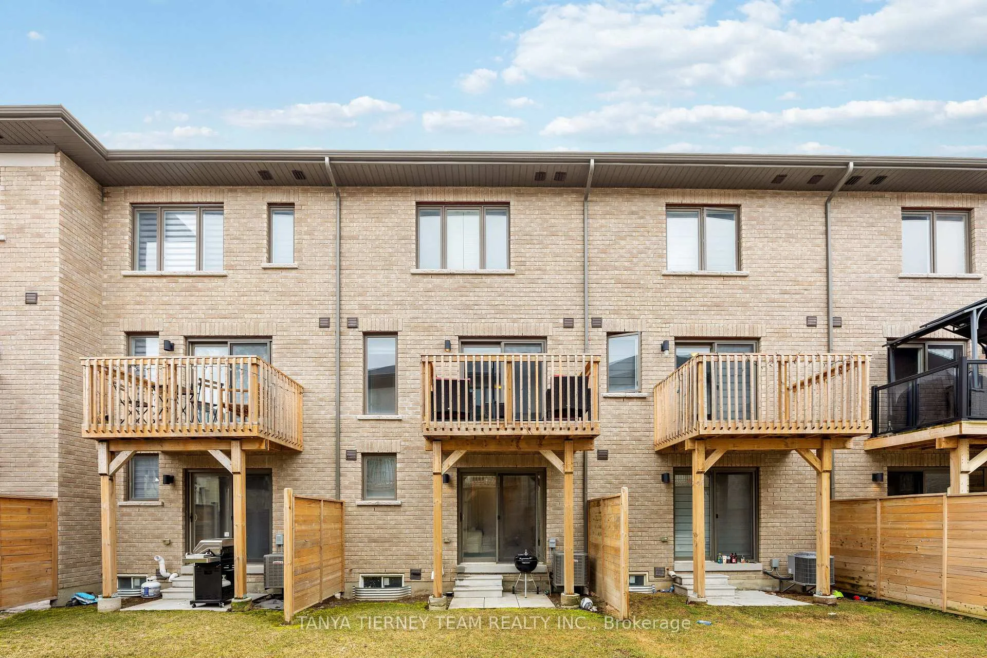 Photo 40 of 34 Shawfield Way, Whitby, Pringle Creek — HOMEH
