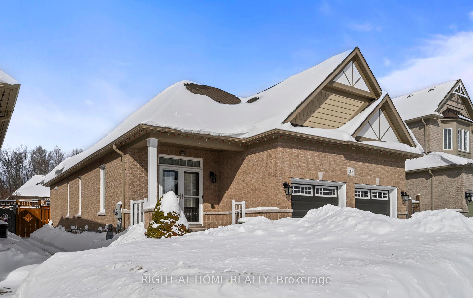 Photo 2 of 1294 Kettering Drive, Oshawa, Eastdale — HOMEH