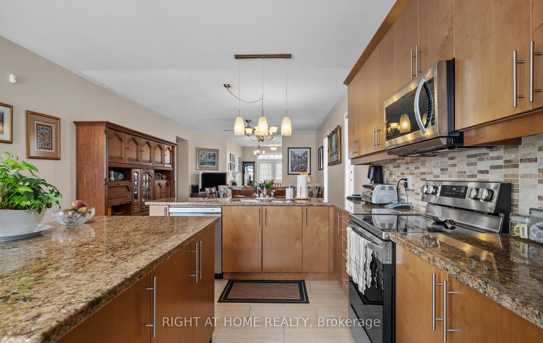 Photo 17 of 1294 Kettering Drive, Oshawa, Eastdale — HOMEH