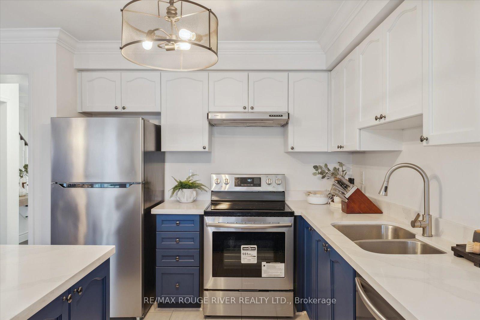 Photo 8 of 33 Summerside Avenue, Whitby, Taunton North — HOMEH