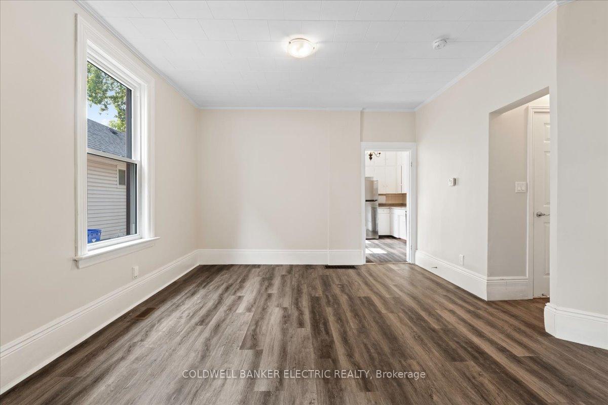 Photo 9 of 544 Chamberlain Street, Peterborough, Town Ward 3 — HOMEH