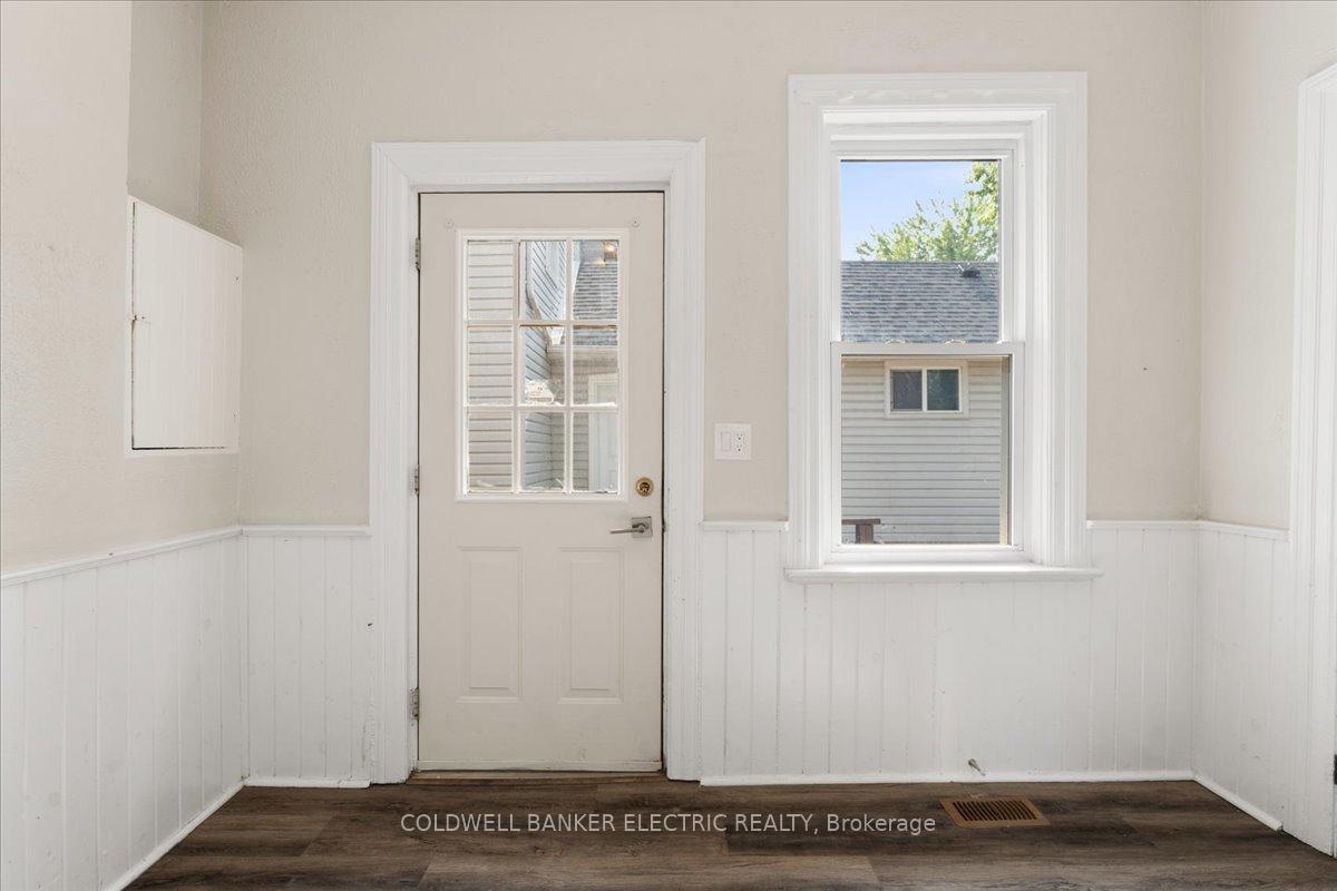 Photo 15 of 544 Chamberlain Street, Peterborough, Town Ward 3 — HOMEH
